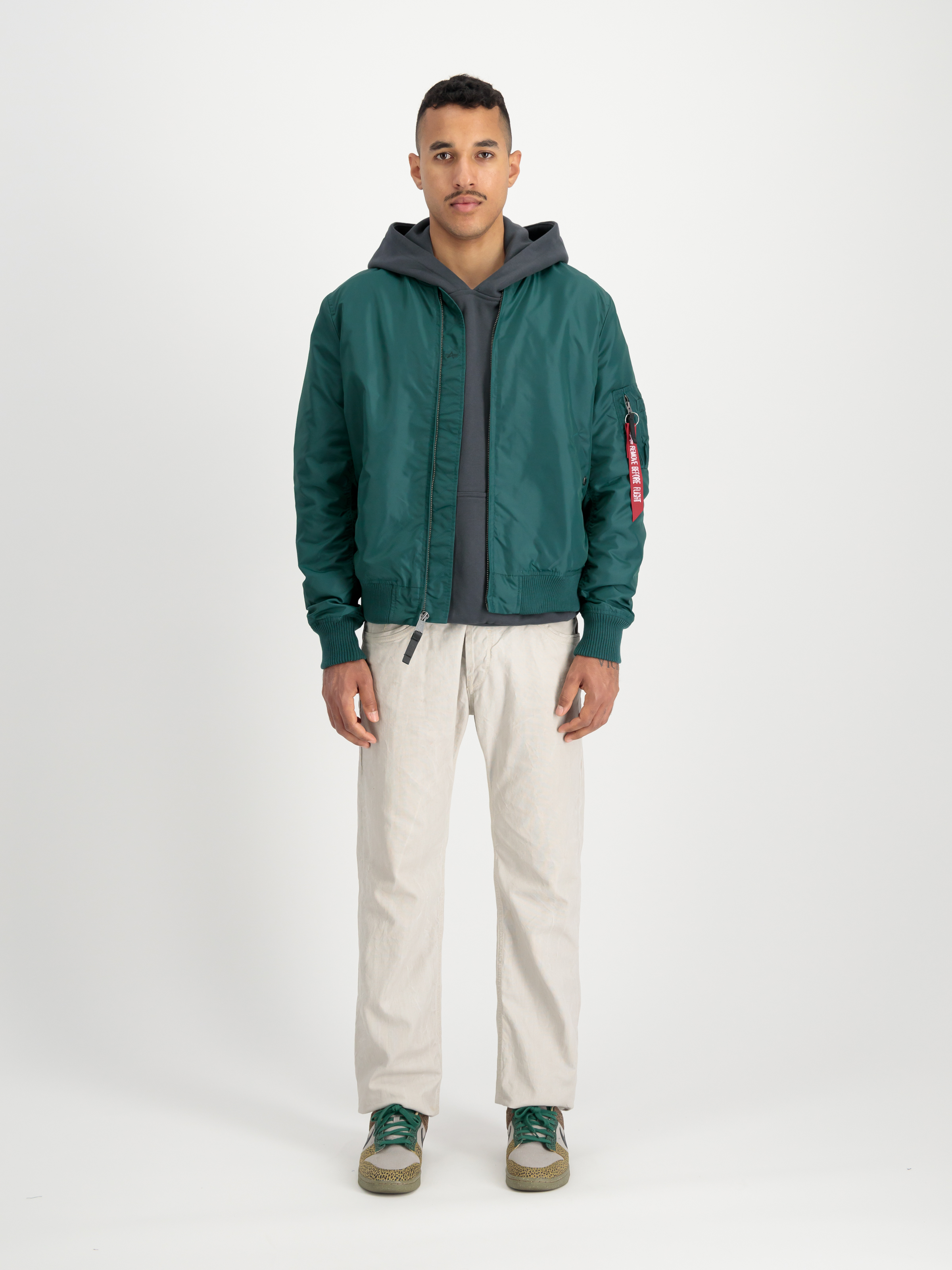 MA-1 TT Two Tone Bomber Jacket Force Green 191103_720_2_model_00001_97124