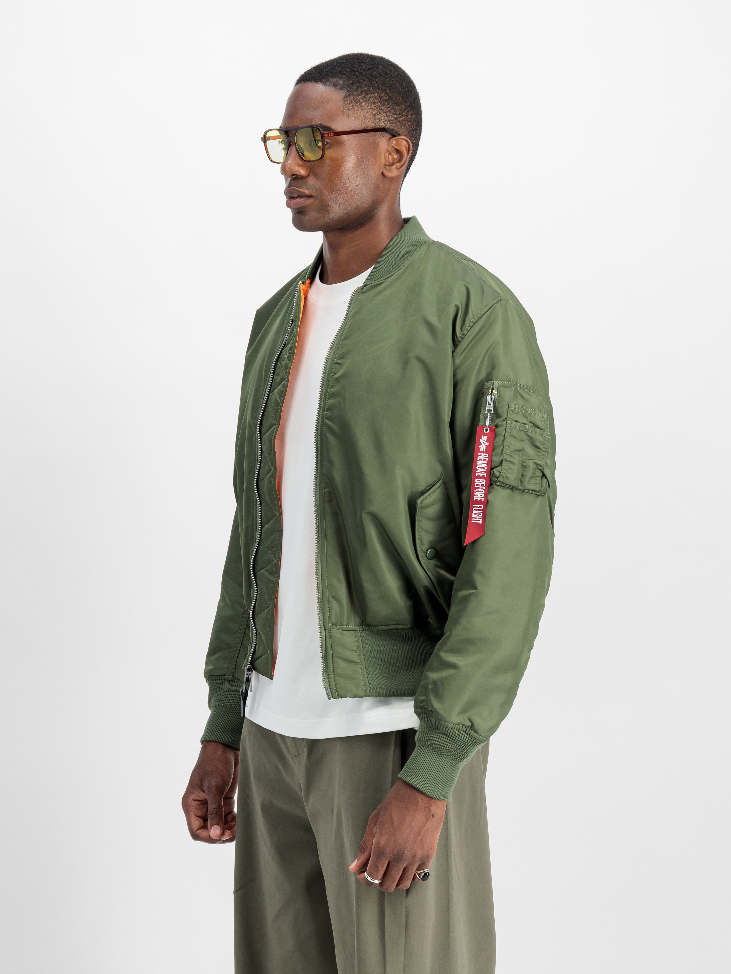 MA-1 Heritage Bomber Jacket sage-green 100101_01_2_model_00003_100851