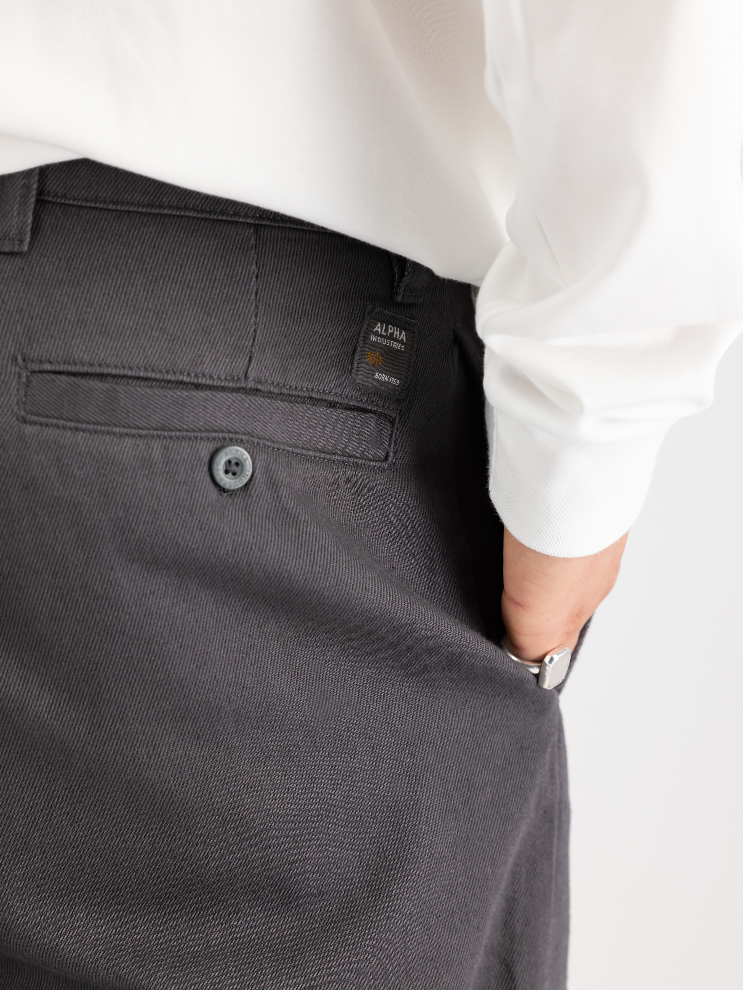 Alpha Relaxed Chino Pant vintage grey 146202_684_3_detail_00001_98917