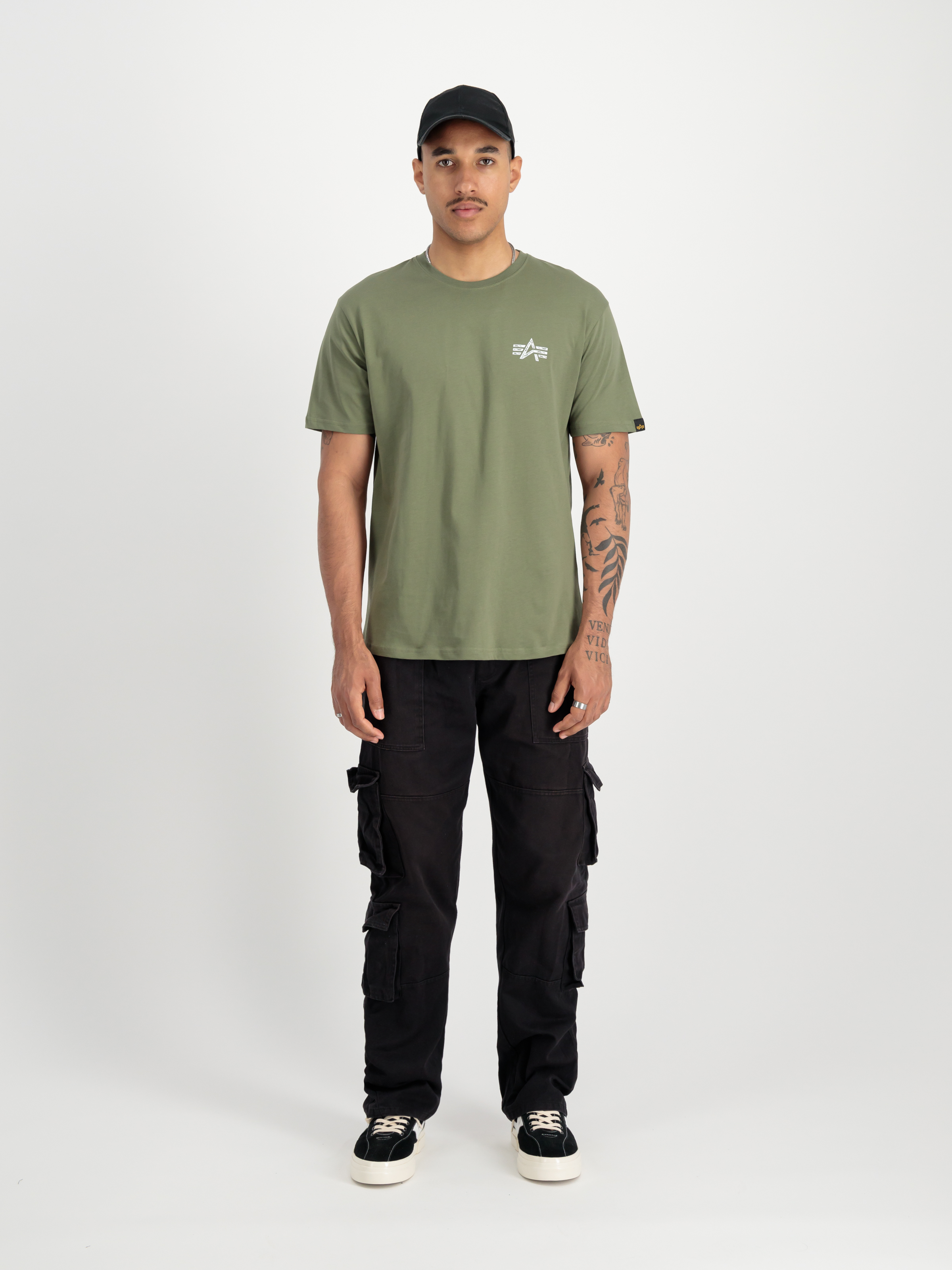 Signature Backprint T-Shirt sage-green 148516_01_2_model_00001_98198