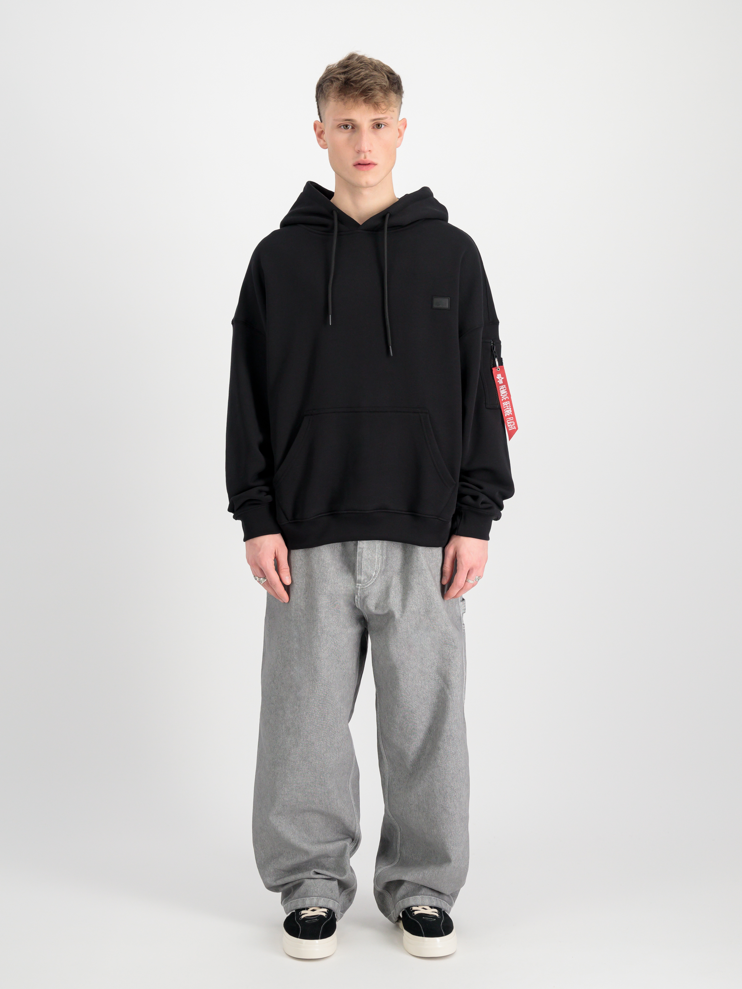 Alpha Essentials Rubber Logo Hoodie black 146335_03_2_model_00001_99327