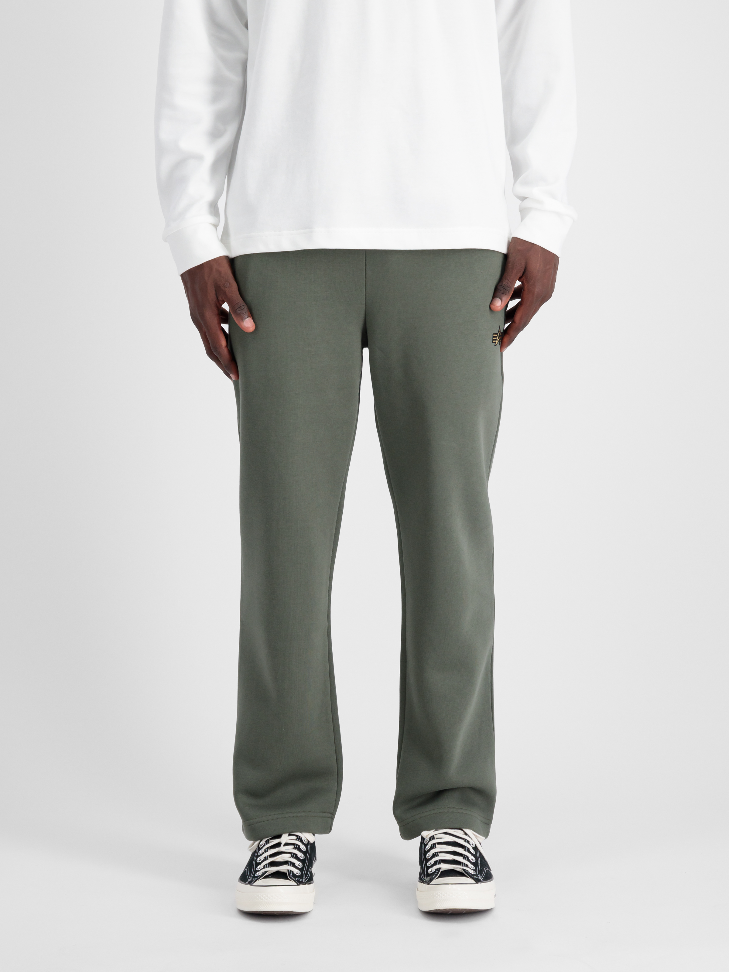 3D Small Logo Jogger dark olive 148364_142_2_model_00003_98339.jpg