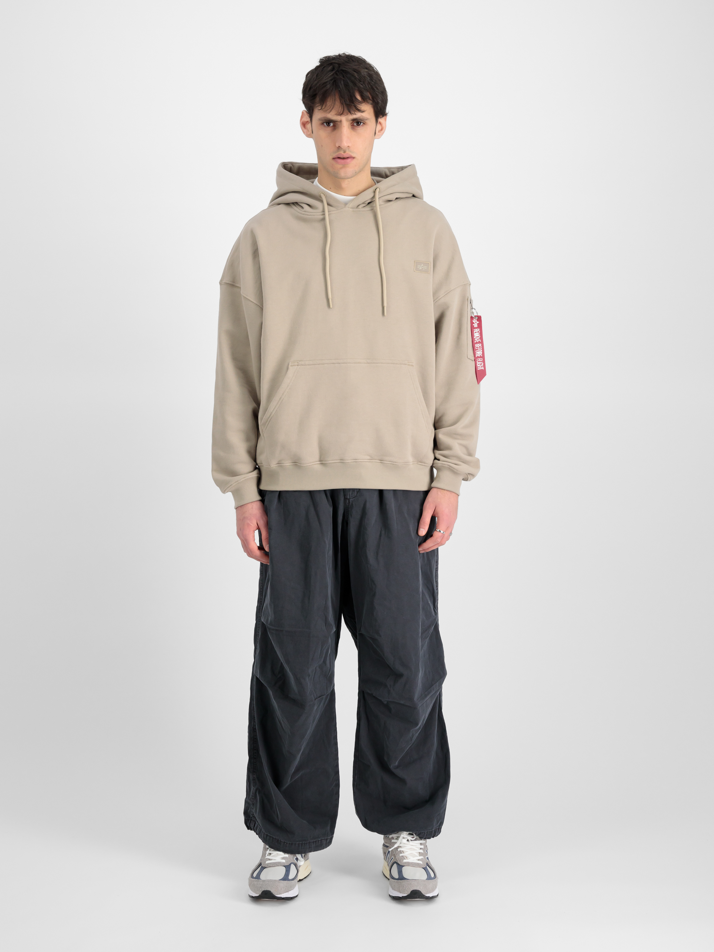 Alpha Essentials RL Hoody vintage sand 146335_679_2_model_00001_99334.jpg