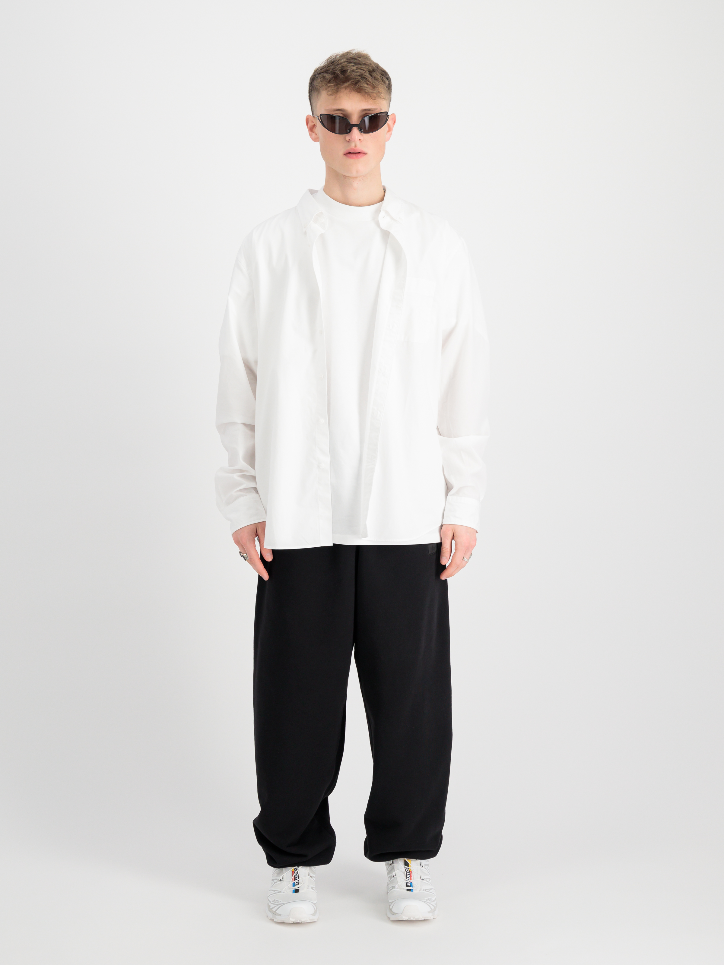 Alpha Essentials Rubber Logo Jogger black 146364_03_2_model_00001_99710