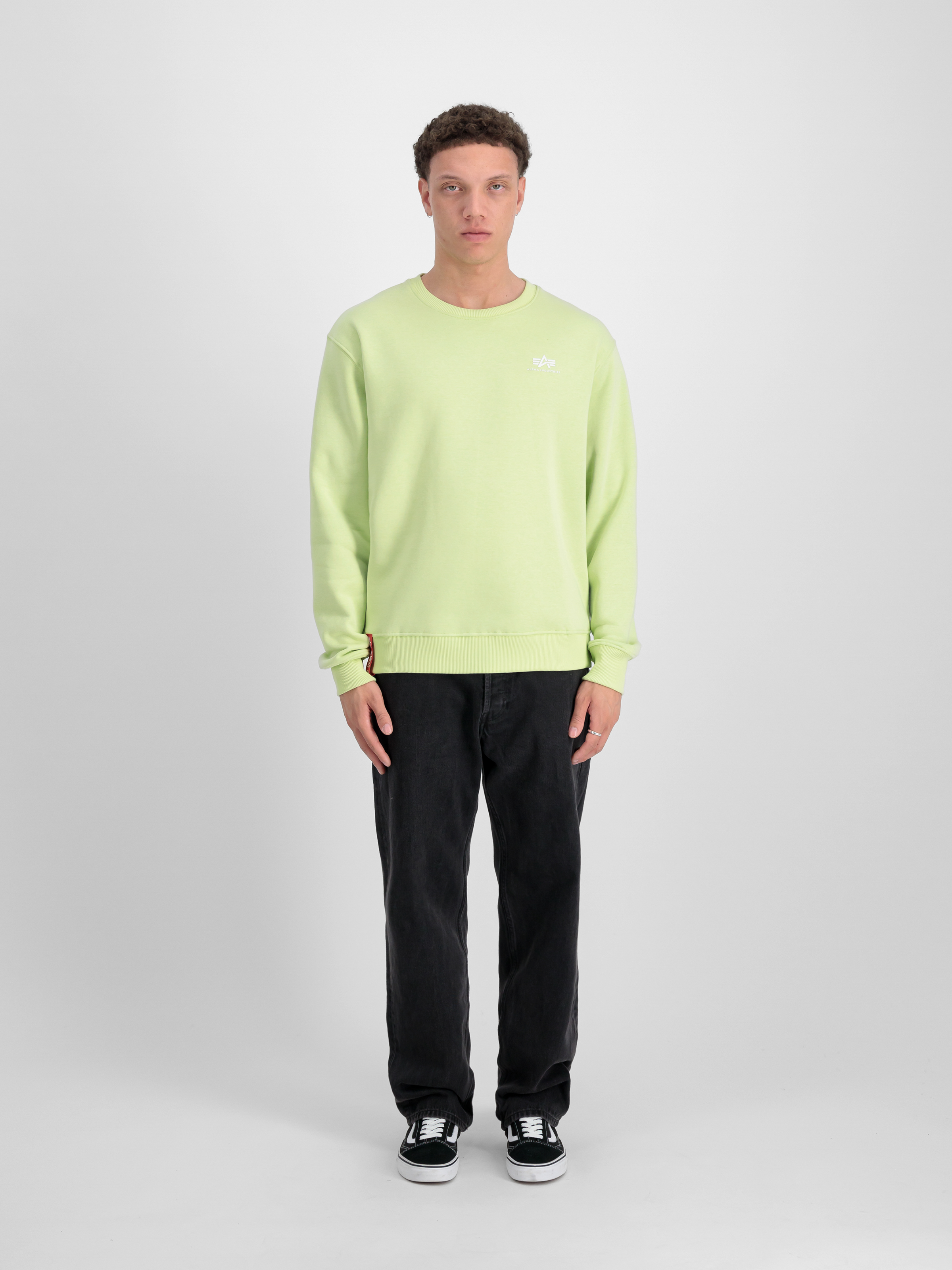 Basic Small Logo Sweatshirt Arctic Lime 188307_722_2_model_00001_97371
