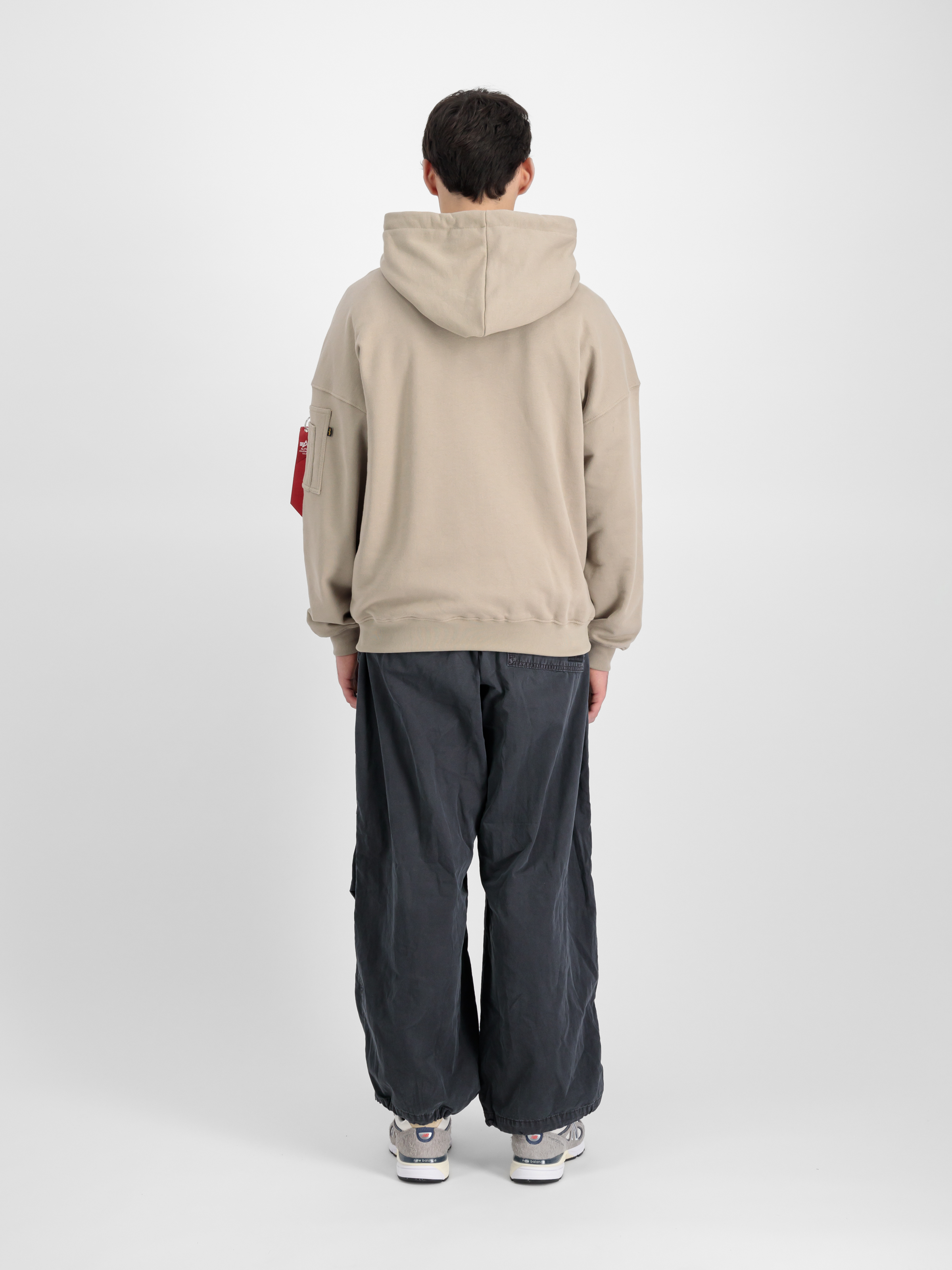 Alpha Essentials Rubber Logo Hoodie vintage sand 146335_679_2_model_00002_99335