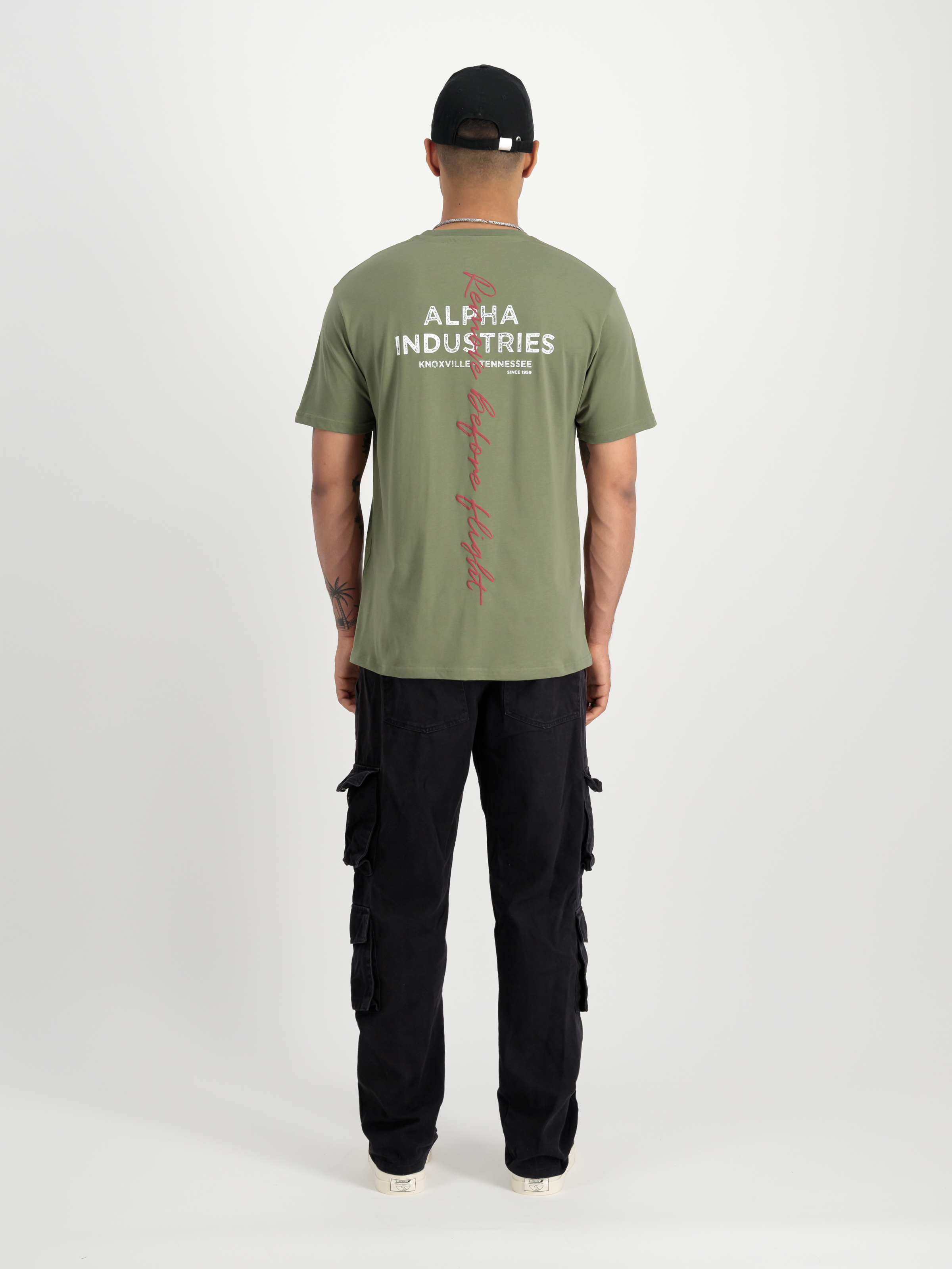 Signature Backprint T-Shirt sage-green 148516_01_2_model_00002_98199