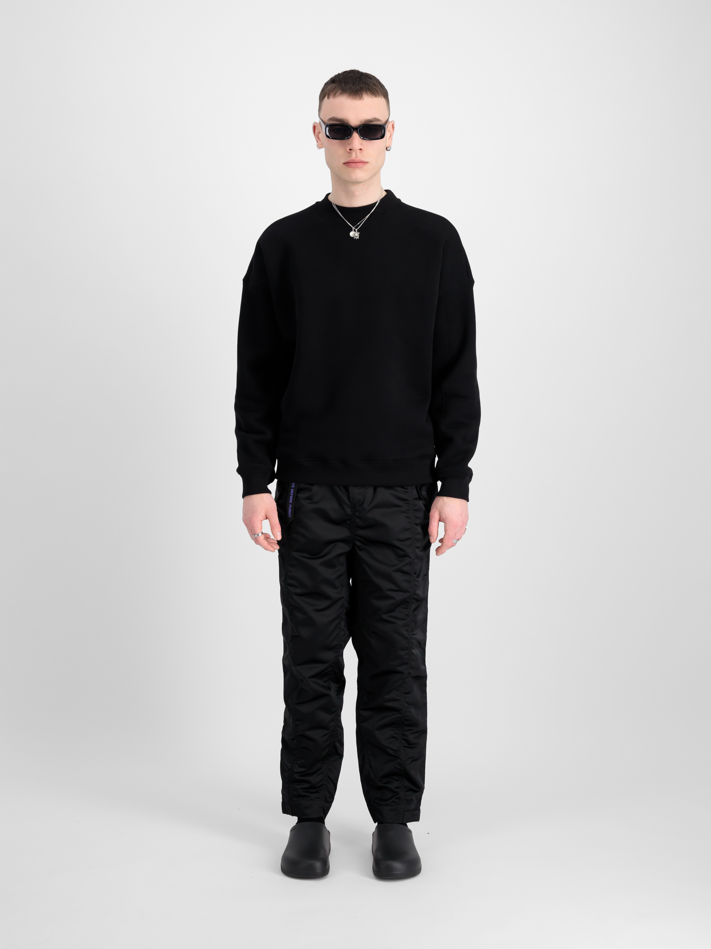 UV Sweatshirt black 146302UV_03_2_model_00001_99146