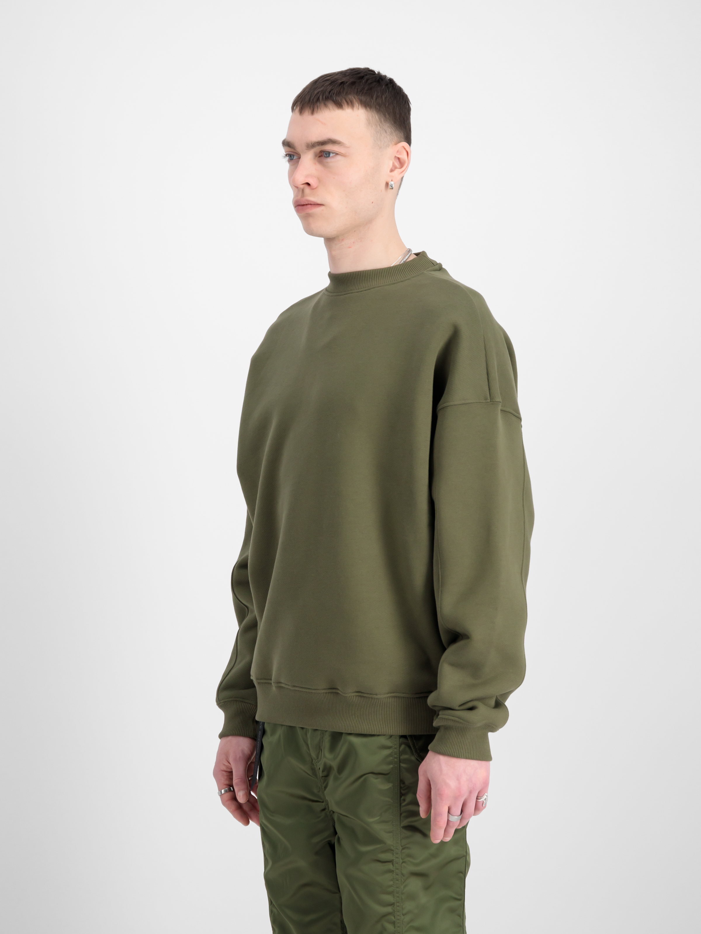 UV Sweatshirt sage-green 146302UV_01_2_model_00003_99141