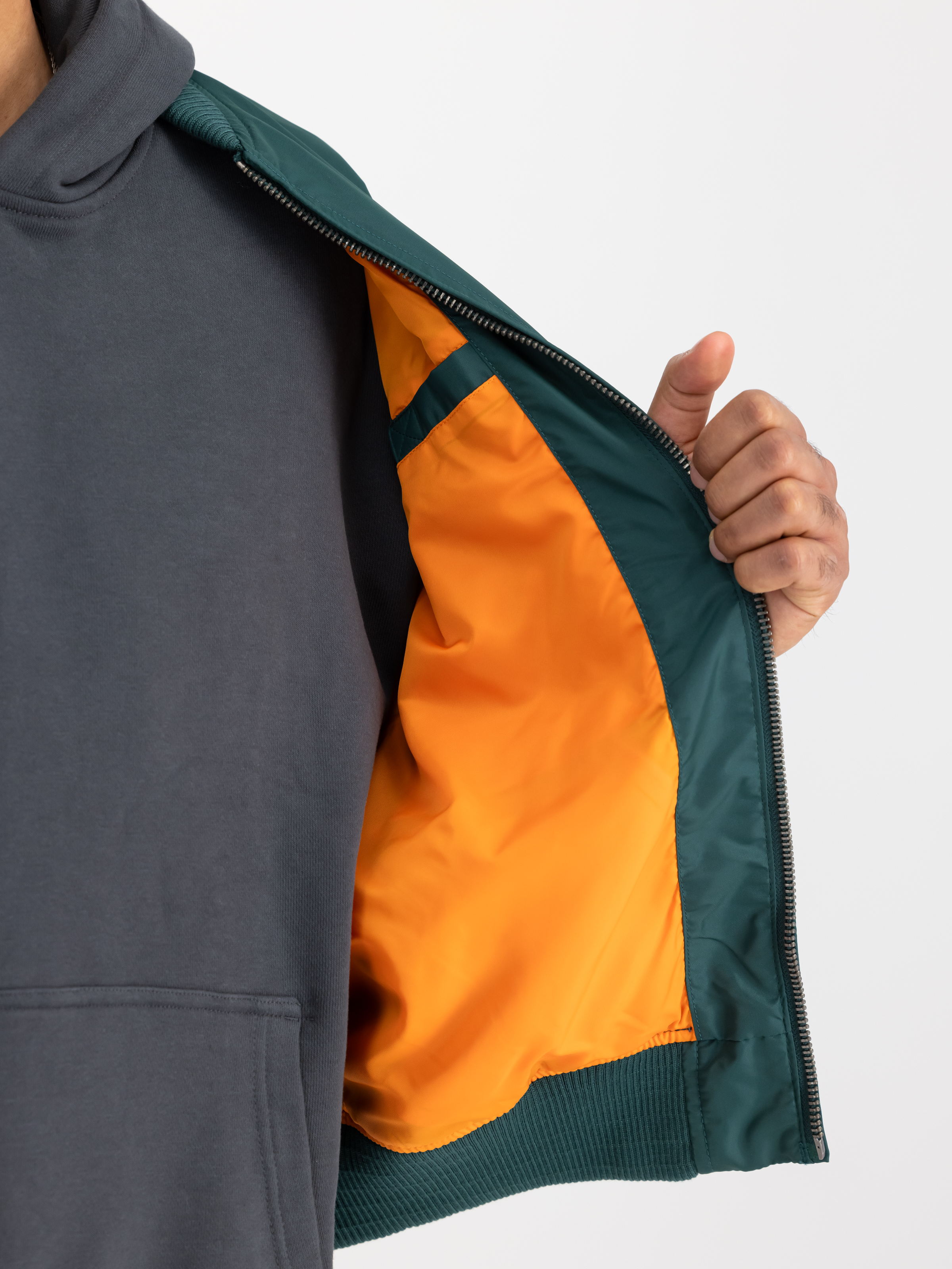 MA-1 TT Two Tone Bomber Jacket Force Green 191103_720_3_detail_00001_97122