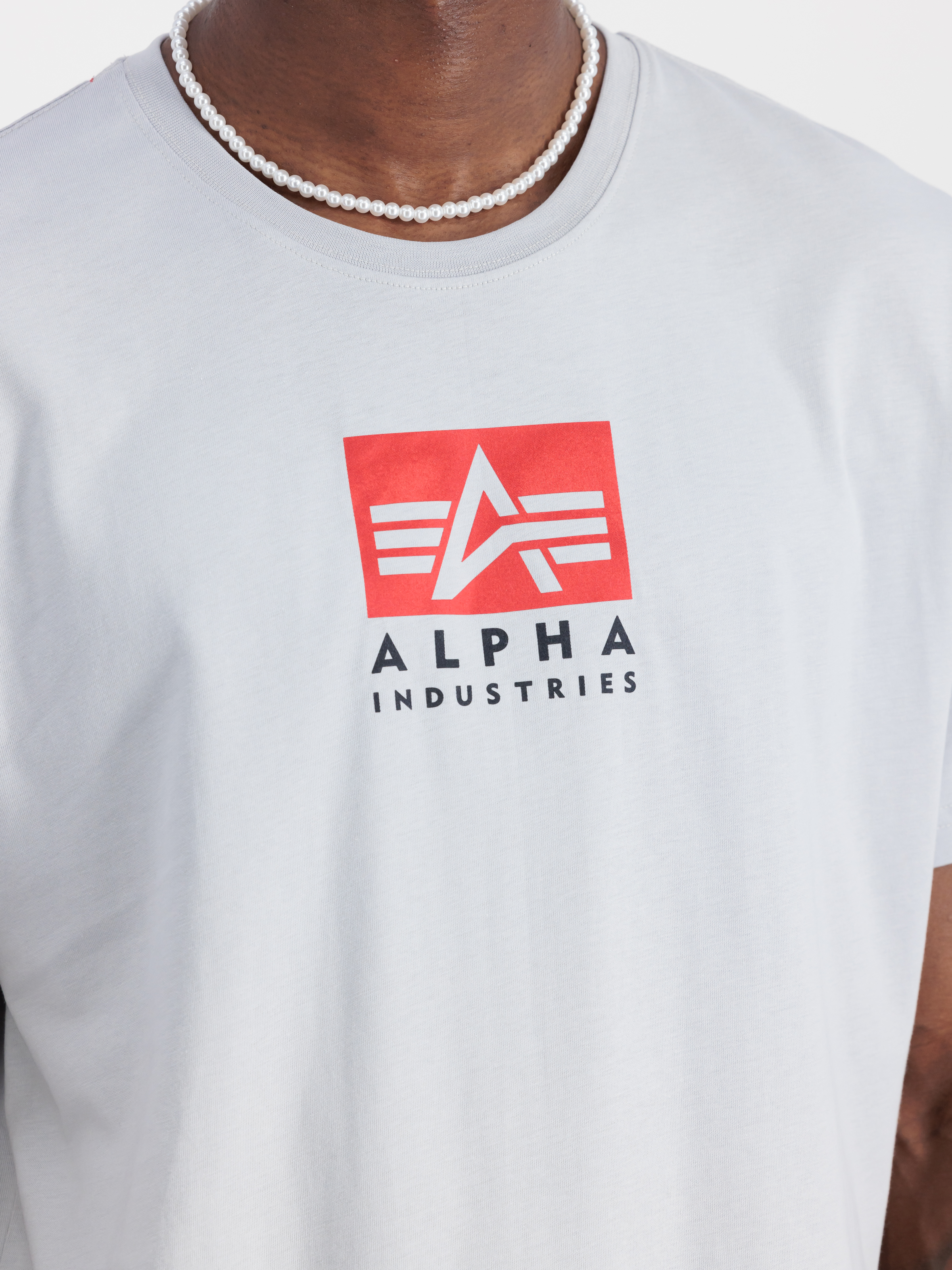 Satin Logo T-Shirt pastel grey 148513_666_3_detail_00001_98270