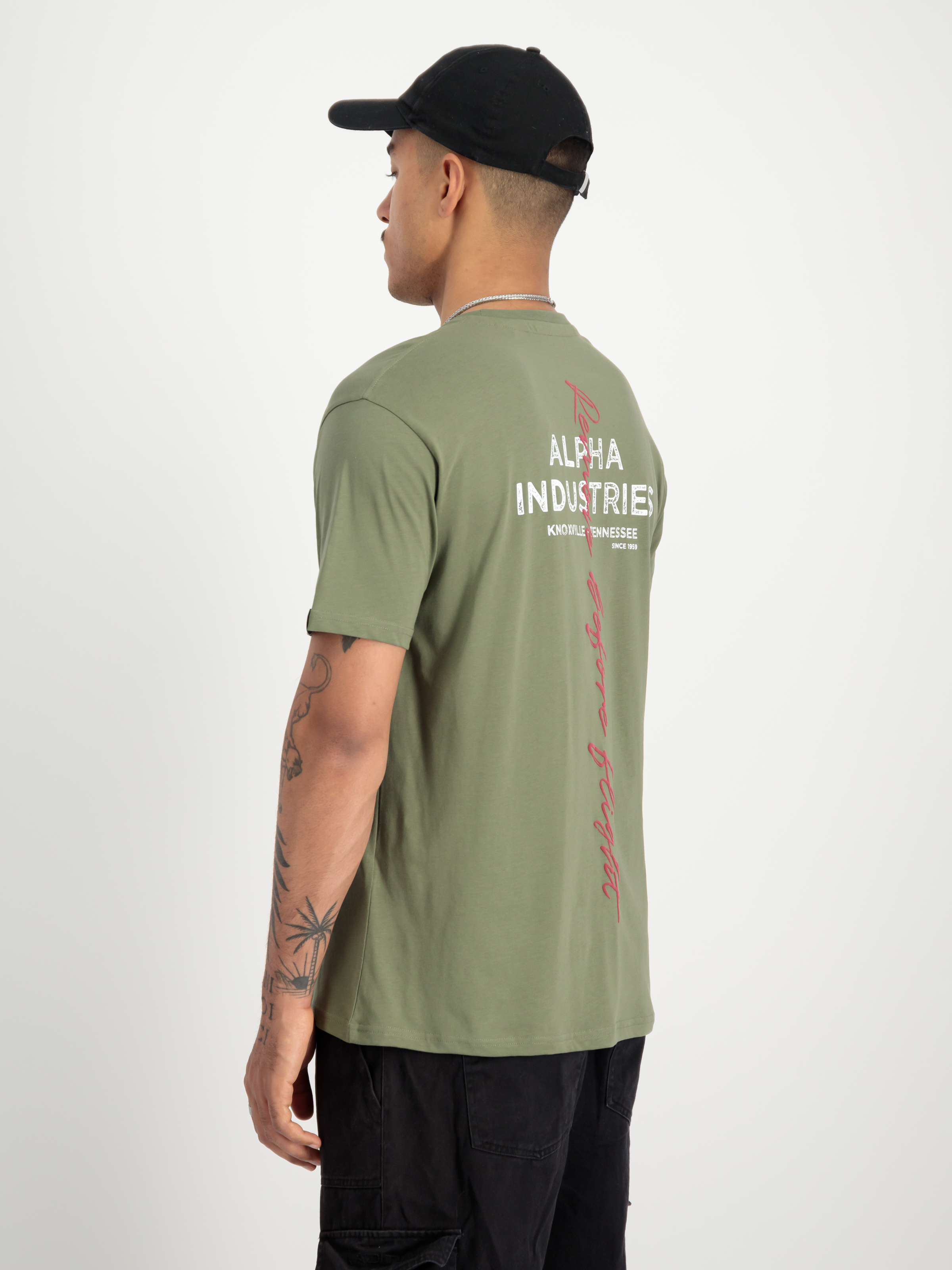 Signature Backprint T-Shirt sage-green 148516_01_2_model_00004_98201