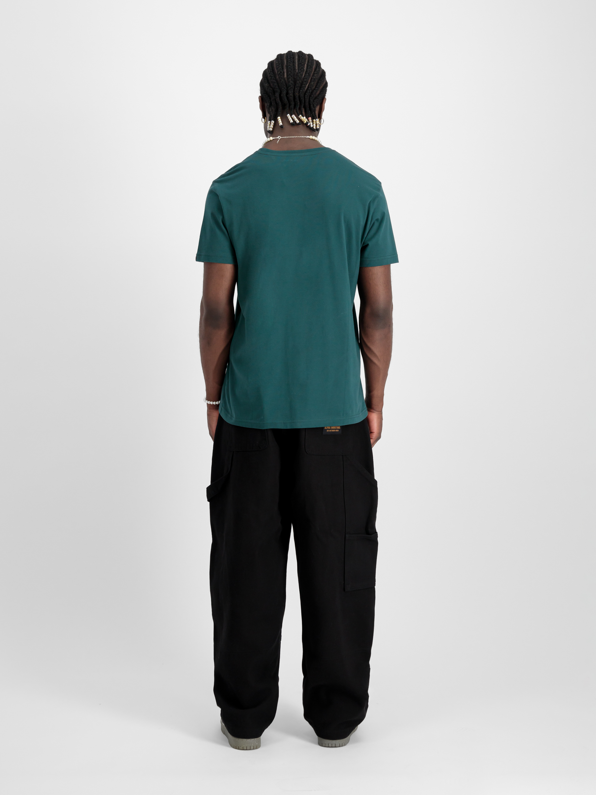 Basic Mid Logo T-Shirt Force Green 118533_720_2_model_00002_97261