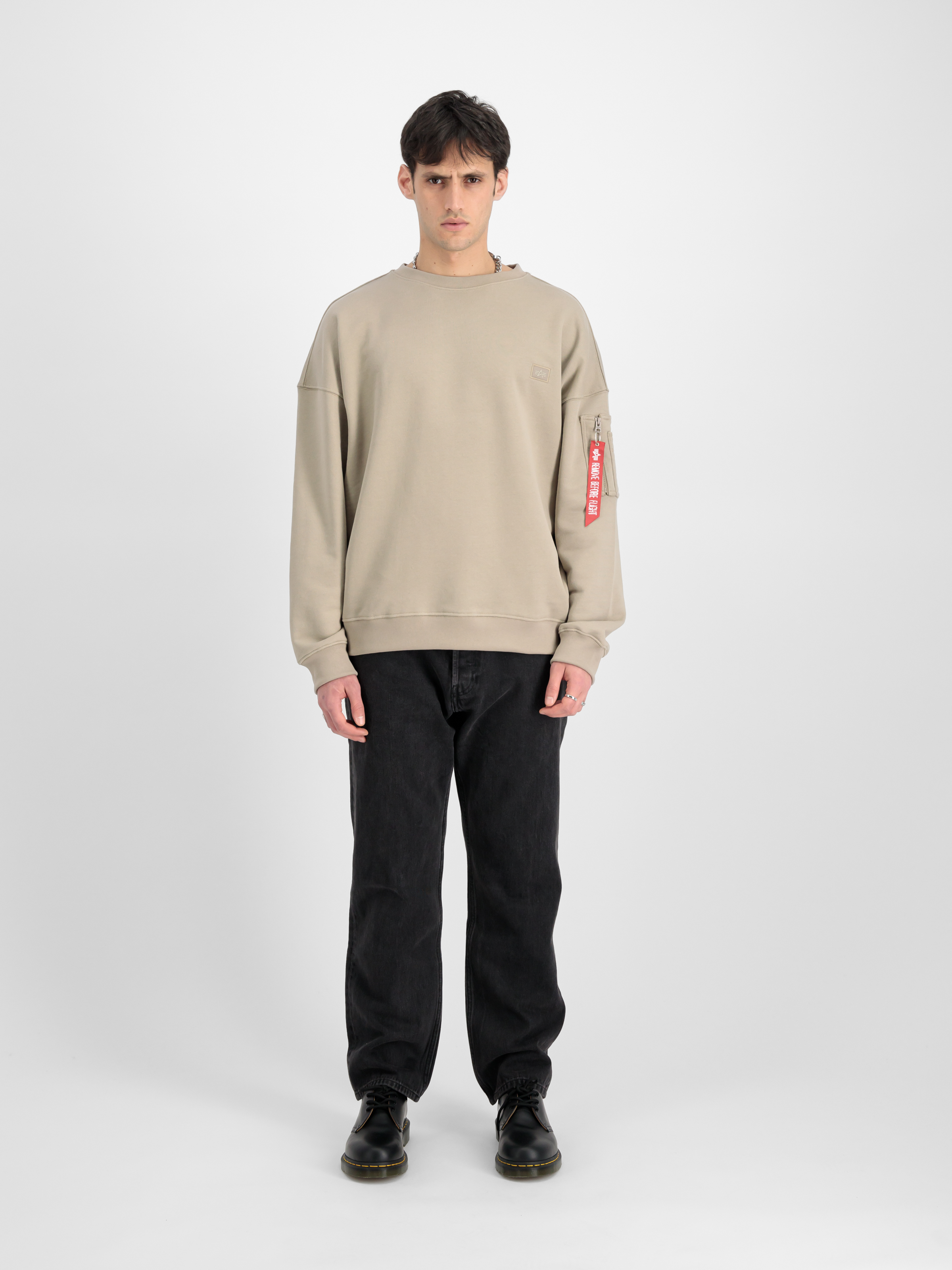 Alpha Essentials RL Sweater vintage sand 146303_679_2_model_00001_99173.jpg