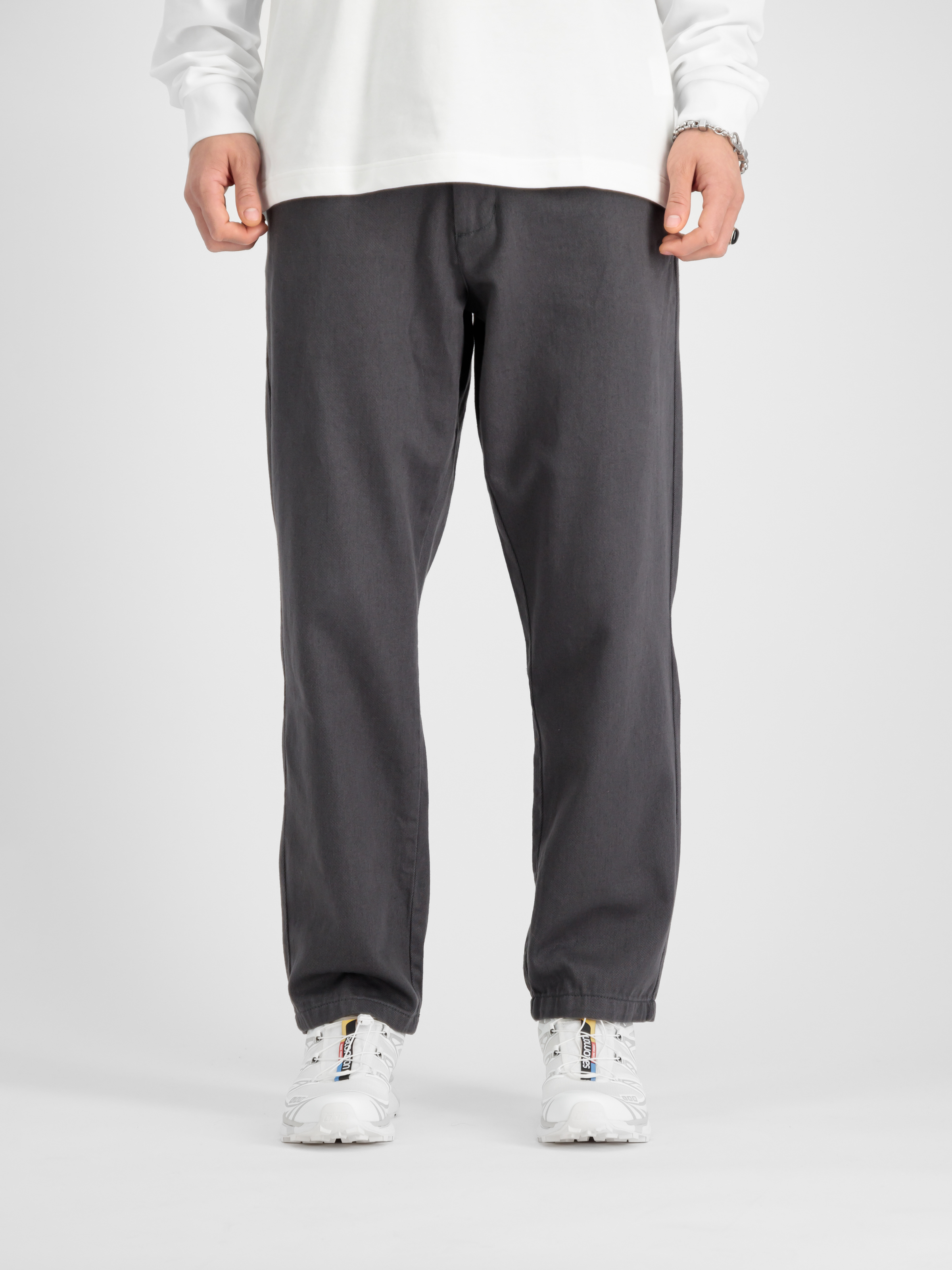 Alpha Chino Pant R vintage grey 146202_684_2_model_00003_98912.jpg